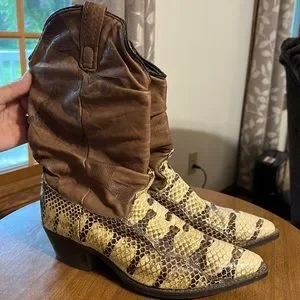 Dingo Brooks Tan Suede Western Ankle Boots Genuine Leather Embroidered 9.5D image__56636.1586391663.png?c=2 main image 3
